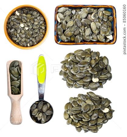 set of various styrian pumpkin seeds cutout 85060160