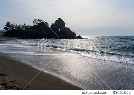 令人眼花繚亂的初夏能登半島 Sosoki 海岸，圓岩 85061602