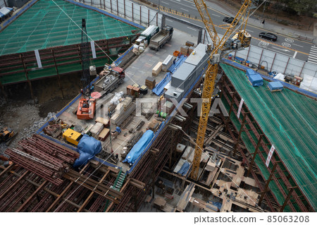 首爾市中心的建築施工現場 85063208