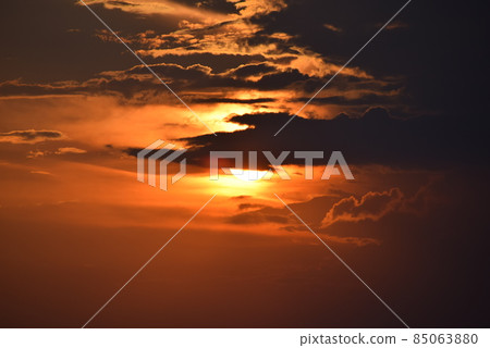 Beautiful sunset and clouds 85063880