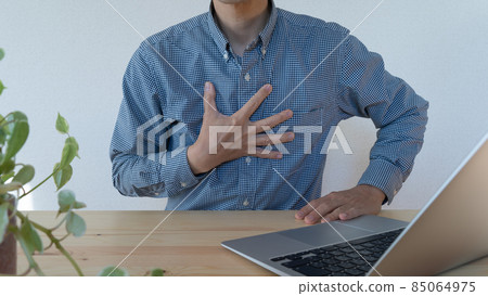 Image of a man attacked by a sudden attack Image of a man attacked by a sudden attack 85064975