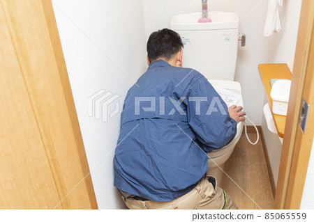 修理溫水沖洗馬桶座並連接管道的承包商 修理溫水沖洗馬桶座並連接管道的承包商 85065559