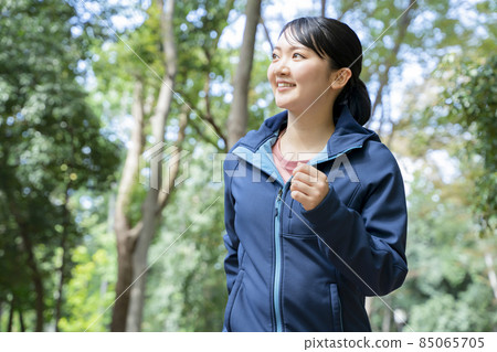 Woman jogging Woman jogging 85065705