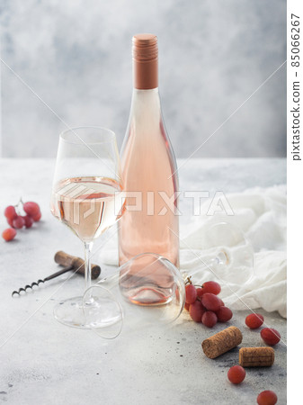 Bottle and glass of pink rose homemade wine... - Stock Photo [85066267] -  PIXTA