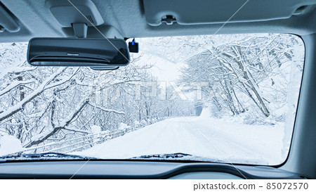 駕駛雪路 85072570