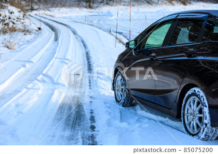 Image of winter snow road studless tires 85075200
