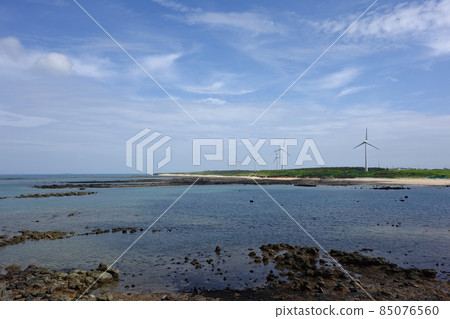 Daytime images of wind power, shore in Penghu island Daytime images of wind power, shore in Penghu island 85076560
