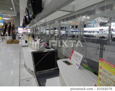 Narita International Airport with few people due to the influence of the new coronavirus Narita International Airport with few people due to the influence of the new coronavirus 85088076