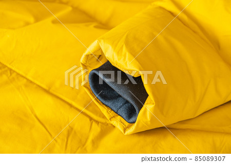 Yellow nylon fabric outerwear 85089307