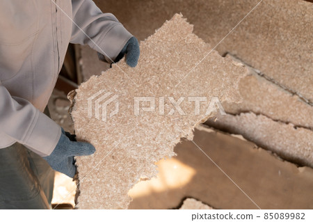 Construction remodeling material 40-year-old house demolition site old wall material Construction remodeling material 40-year-old house demolition site old wall material 85089982