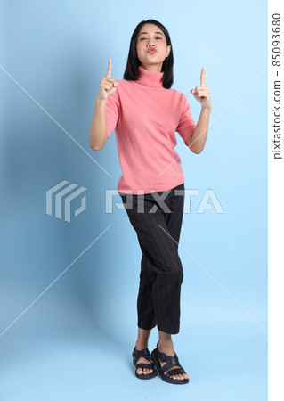Young Cute Girl 85093680