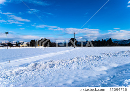 雪國、積雪的稻田（攝於新潟縣小千谷市） 85094716