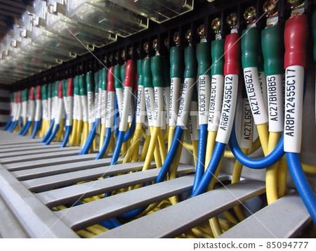 Terminal blocks in electrical panels: Wiring identification through label management Terminal blocks in electrical panels: Wiring identification through label management 85094777