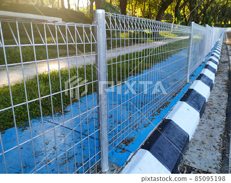 Anti snatch thief fencing is installed on sidewalks to prevent snatch theft. It can give confidence and safety to pedestrians. 85095198