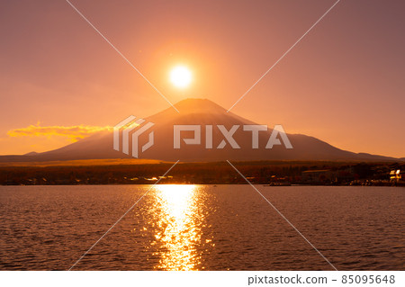 Diamond Fuji 85095648