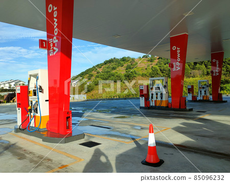 SELANGOR, MALAYSIA -MARCH 05, 2021: Shell petrol station and fuel pump dispenser. Shell provided self-service dispenser with a self-service payment method to avoid human interaction. 85096232