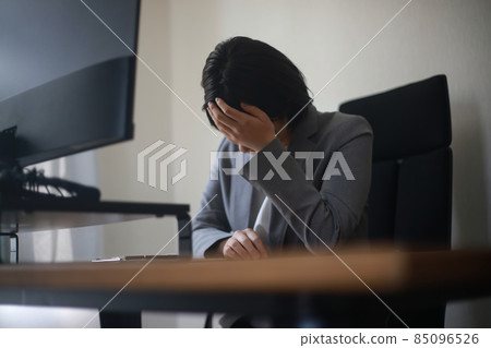 Female employees who are depressed Female employees who are depressed 85096526