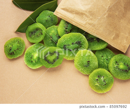 Pieces of dry kiwi Pieces of dry kiwi 85097692