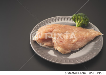 Chicken breast, raw chicken, reasonable and healthy ingredients 85104959