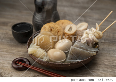 熱關東煮和清酒 熱關東煮和清酒 85105629