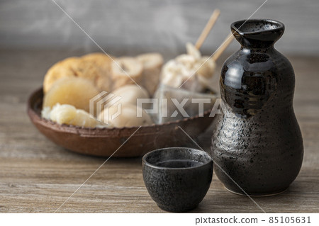 熱關東煮和清酒 85105631