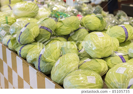 Image of cabbage vegetable counter lined up in supermarket Image of cabbage vegetable counter lined up in supermarket 85105735