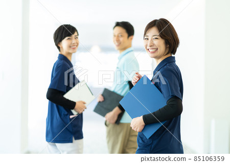 Caregiver Male caregiver Female caregiver ■ Shooting cooperation "LINK FOREST" Caregiver Male caregiver Female caregiver ■ Shooting cooperation "LINK FOREST" 85106359