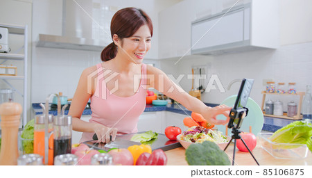 learn how to make salad learn how to make salad 85106875