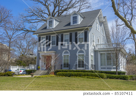 The view of American Classic family house in Evanston, IL,USA 85107411