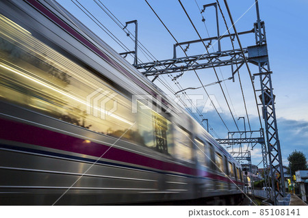 Keio Line Sunset Light Trace Railroad Crossing Flashing Commuter Train Train Speed 85108141