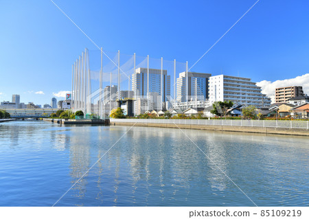 Shiohama Bridge / Shiohama Canal, overlooking the direction of Fukagawa Gatharia (Koto-ku, Tokyo) [2021.11] 85109219