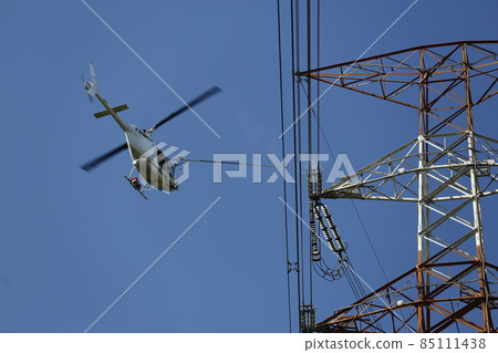Cleaning electrical tower 85111438