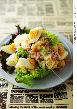 Potato salad with flavored eggs 85111796