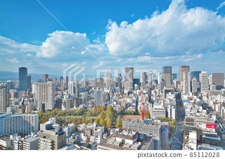 [Osaka Business District (from Honmachi)] Nishihonmachi, Nishi-ku, Osaka City, Osaka Prefecture 85112028