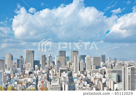 [Osaka Business District (from Honmachi)] Nishihonmachi, Nishi-ku, Osaka City, Osaka Prefecture 85112029