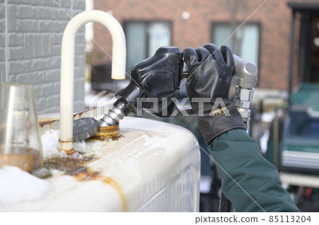 Delivery of kerosene Delivery of kerosene 85113204