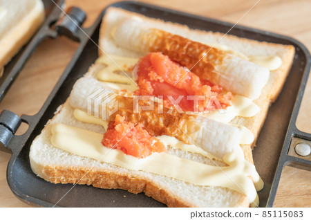 Mentaiko and Chikuwa hot sandwich Mentaiko and Chikuwa hot sandwich 85115083