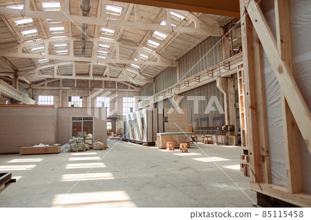 Building under construction with prefabricated container houses 85115458