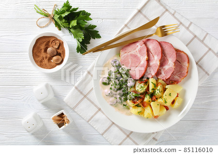 Judd mat gaardebounen, pork neck with broad beans Judd mat gaardebounen, pork neck with broad beans 85116010