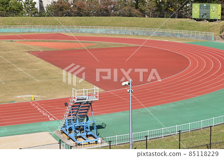 田徑場 85118229
