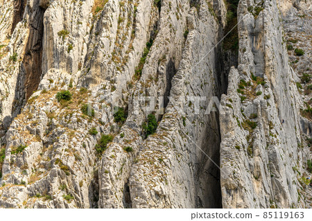 The Rocher de La Baume above the Durance at Sisteron in Provence. Rock to learn climbing. 85119163