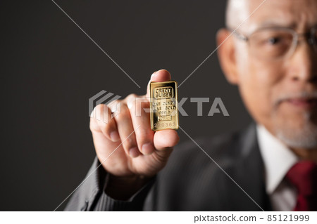 Senior male ingot with bullion 85121999