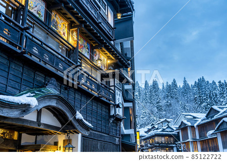 Scenery of Ginzan Onsen Obanazawa City, Yamagata Prefecture, on a winter night with snow 85122722