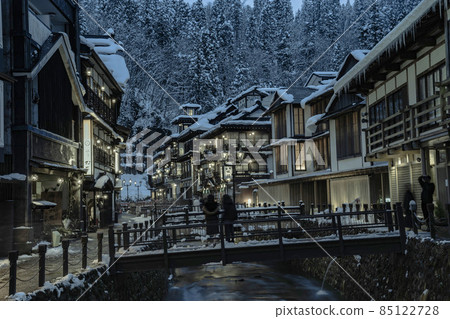 Scenery of Ginzan Onsen Obanazawa City, Yamagata Prefecture, on a winter night with snow Scenery of Ginzan Onsen Obanazawa City, Yamagata Prefecture, on a winter night with snow 85122728
