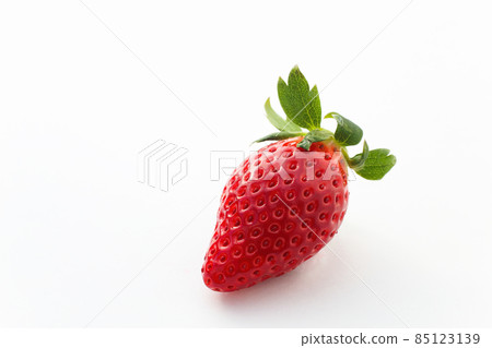 New type of strawberry / Kanakomachi single unit (white background / right justification / closer) New type of strawberry / Kanakomachi single unit (white background / right justification / closer) 85123139