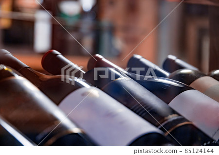 Wine cellar with lots of wine 85124144