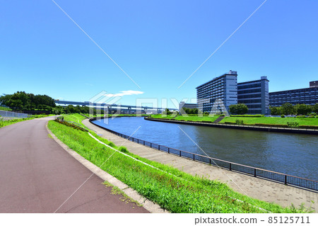 View of the Sumida River in Tokyo between Shin-Toyohashi and Toshimabashi (2021) View of the Sumida River in Tokyo between Shin-Toyohashi and Toshimabashi (2021) 85125711
