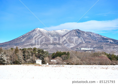 冬天積雪的那須鹽原和那須山 85125793