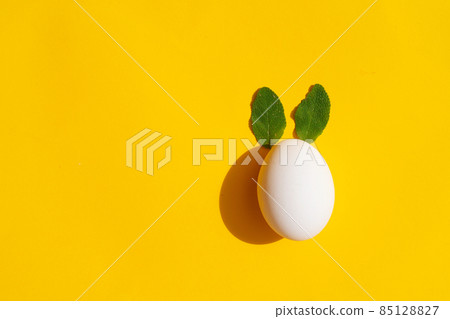 Easter scene with white eggs 85128827