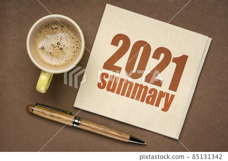 2021 year summary on napkin with coffee 85131342